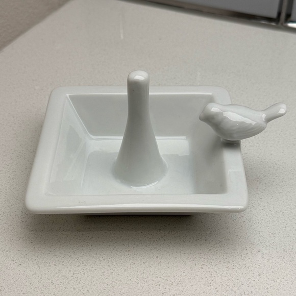 White Ceramic Porcelain Bird Ring Holder - Picture 5 of 10